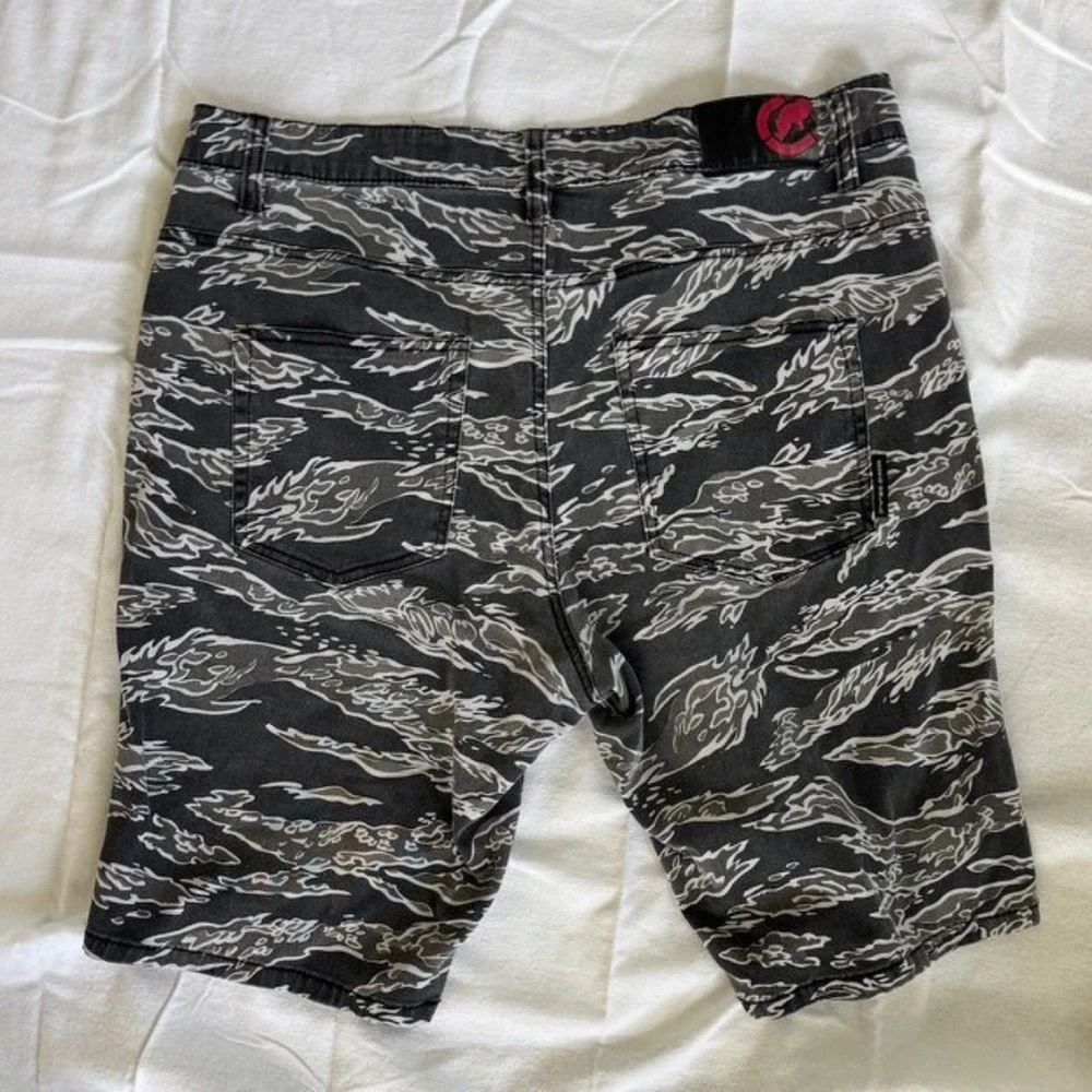 Ecko Unltd Mens Tiger Camo Moto Denim Shorts Streetwear Size 38 utility Y2K